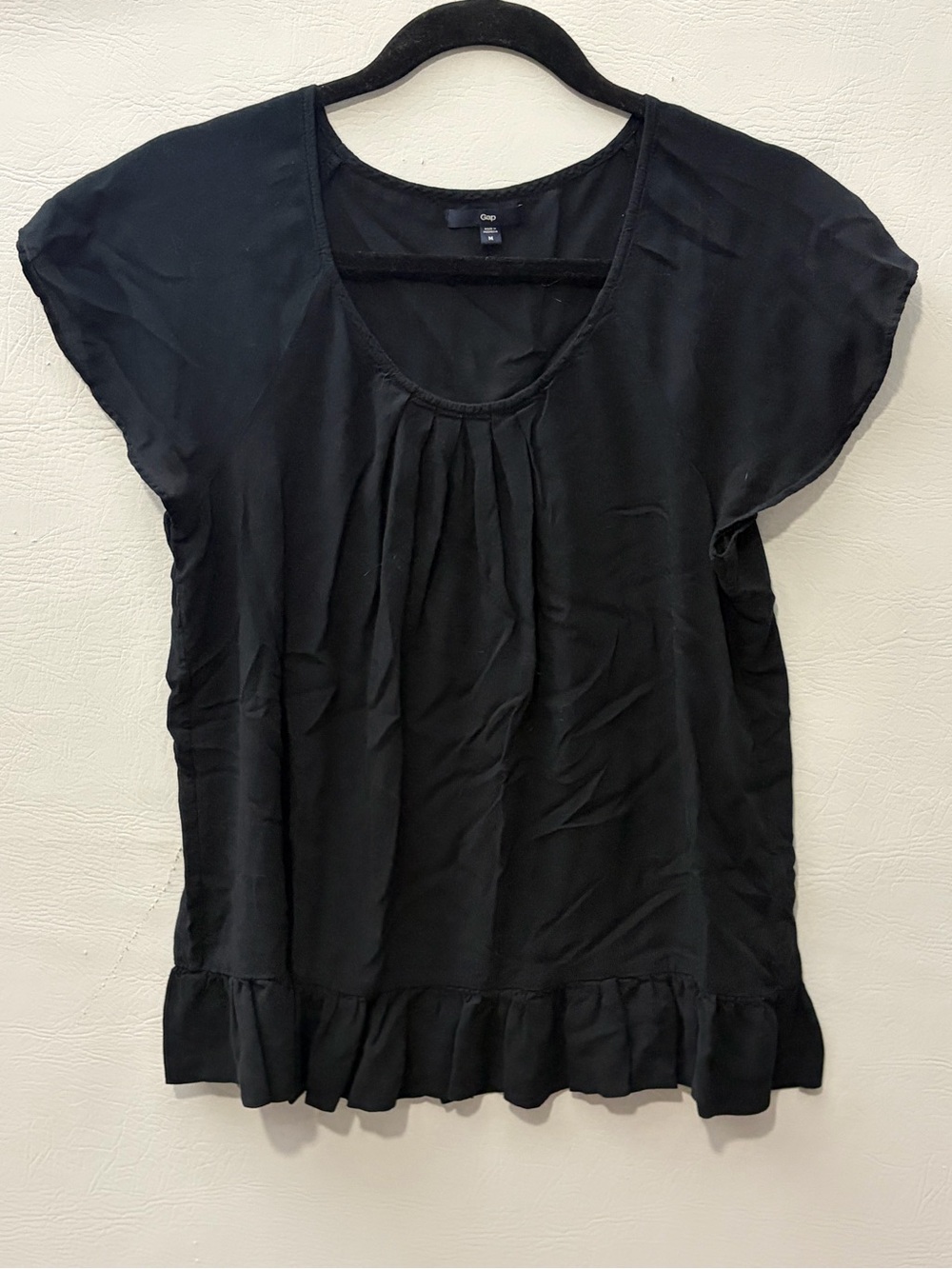 GAP Black Short Sleeve Ruffle-Hem Scoop Neck Blouse